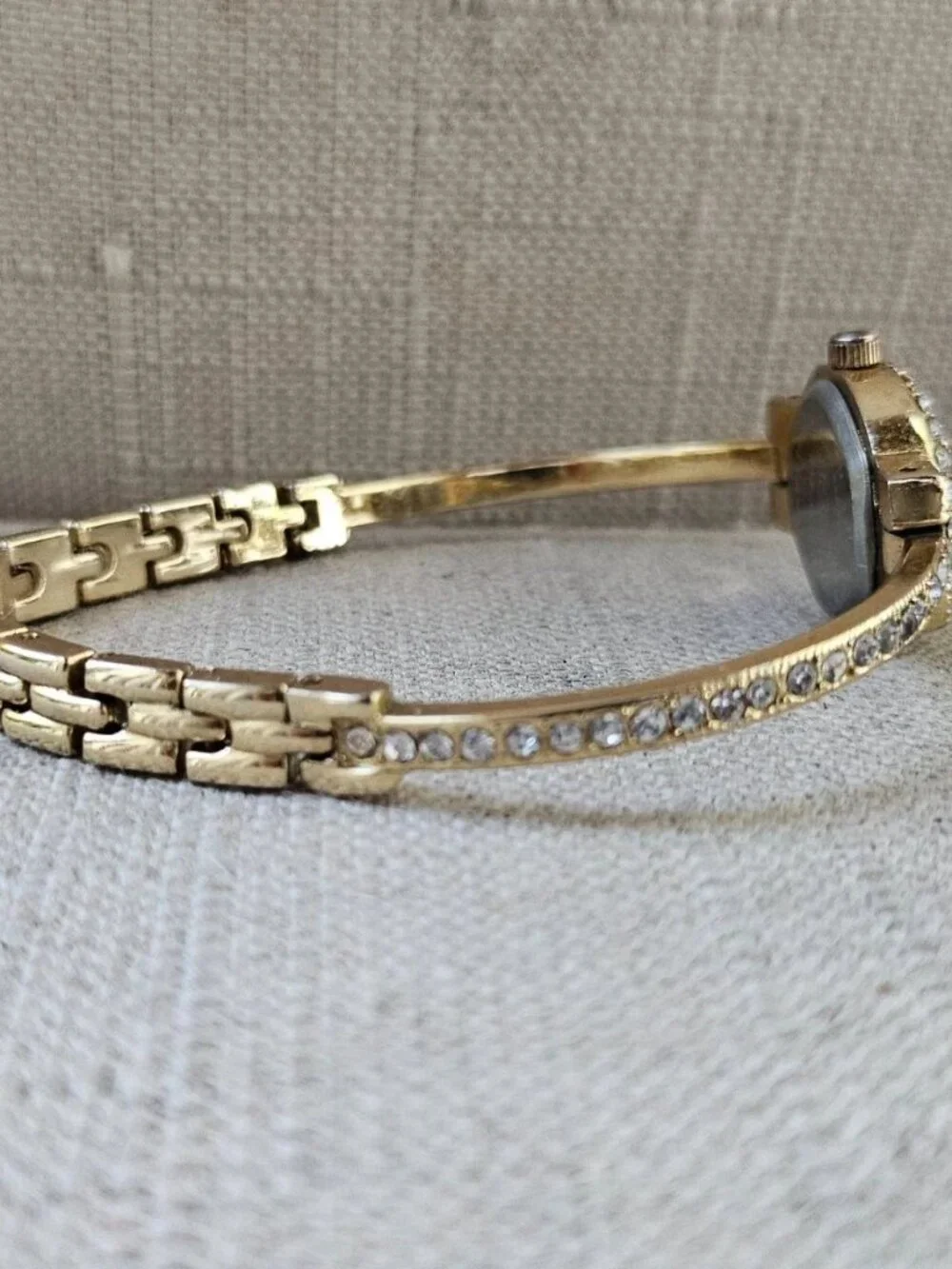 Vintage Bora Ladies Wristwatch Crystal accent Bezel Band Japan Movt Analog Watch